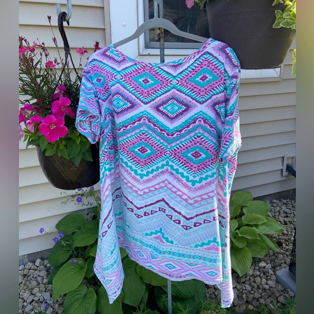 Very Gently Used Women’s Scoop Neck Top No Tags- Best Guess L/XXL, Ties on Sides